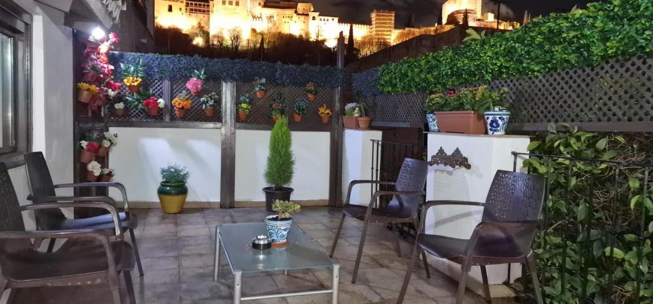 Patrimonio Arabe Vista A La Alhambra Hotel Granada Exterior photo